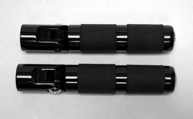 RUBBER, FOLDING PEGS, W/ 2000-UP FXST MOUNTS, PAIR (Night Series Finish)