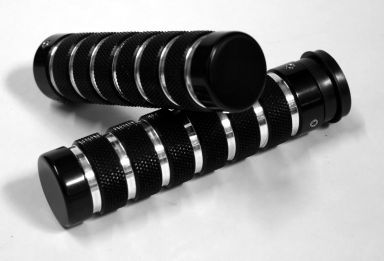"Knurled Notched" GRIPS, Fly-by-Wire, 2008-Up FLH ONLY (Night Series Finish)